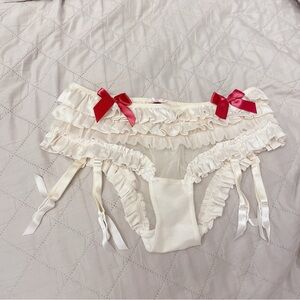 New White Ruffle Garter